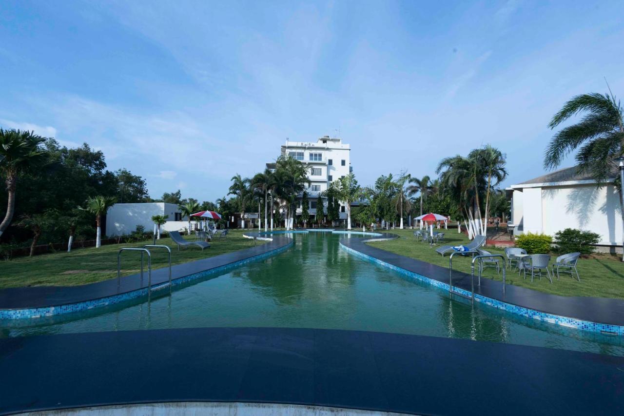 Samudra Resorts And Spa Puri Esterno foto
