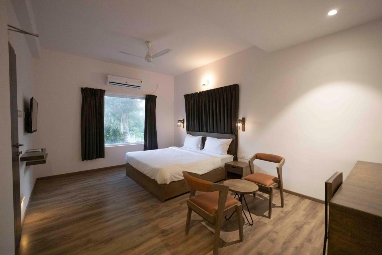 Samudra Resorts And Spa Puri Esterno foto