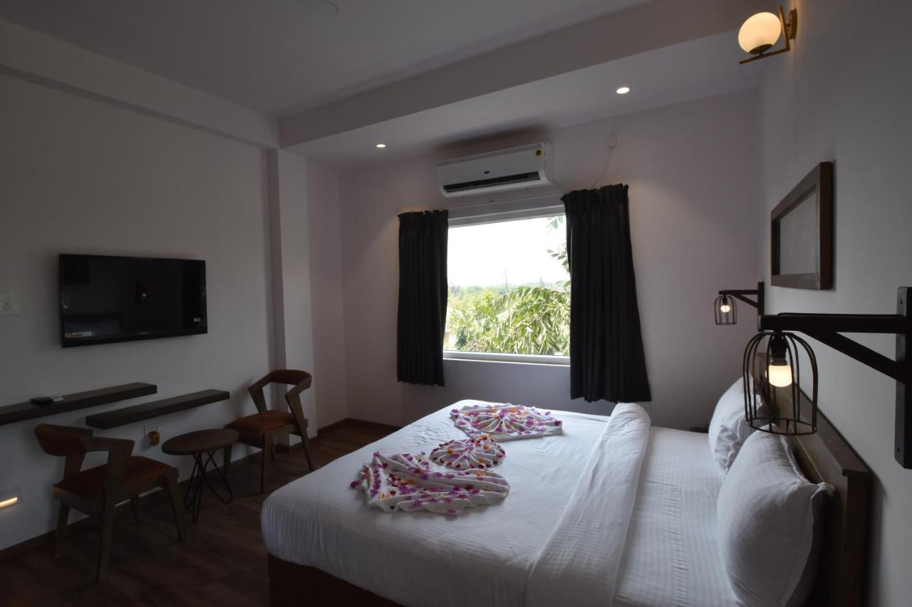 Samudra Resorts And Spa Puri Esterno foto