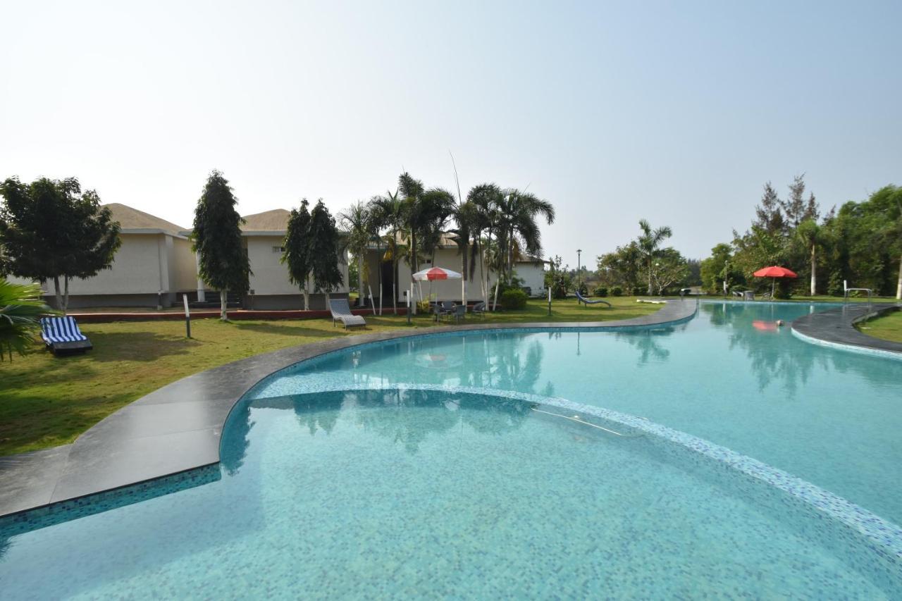 Samudra Resorts And Spa Puri Esterno foto