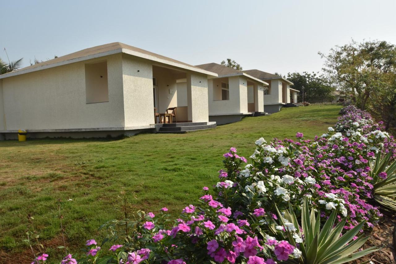 Samudra Resorts And Spa Puri Esterno foto