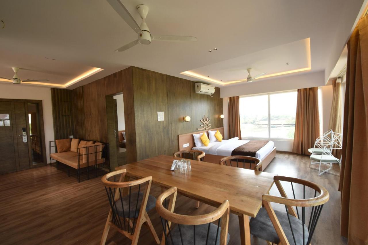 Samudra Resorts And Spa Puri Esterno foto